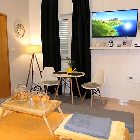 Apartment Laura Senj  Ngoại thất bức ảnh