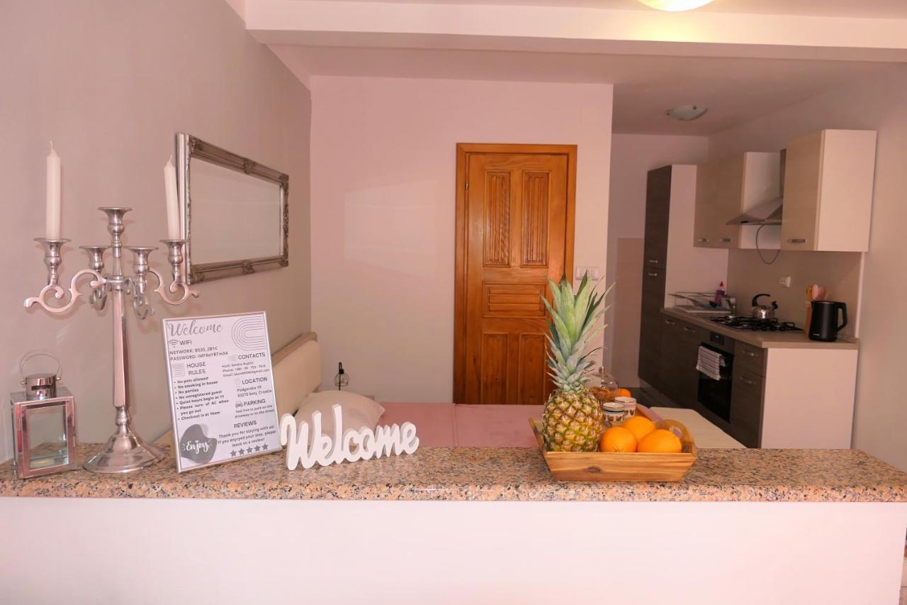 Apartment Laura Senj  Ngoại thất bức ảnh