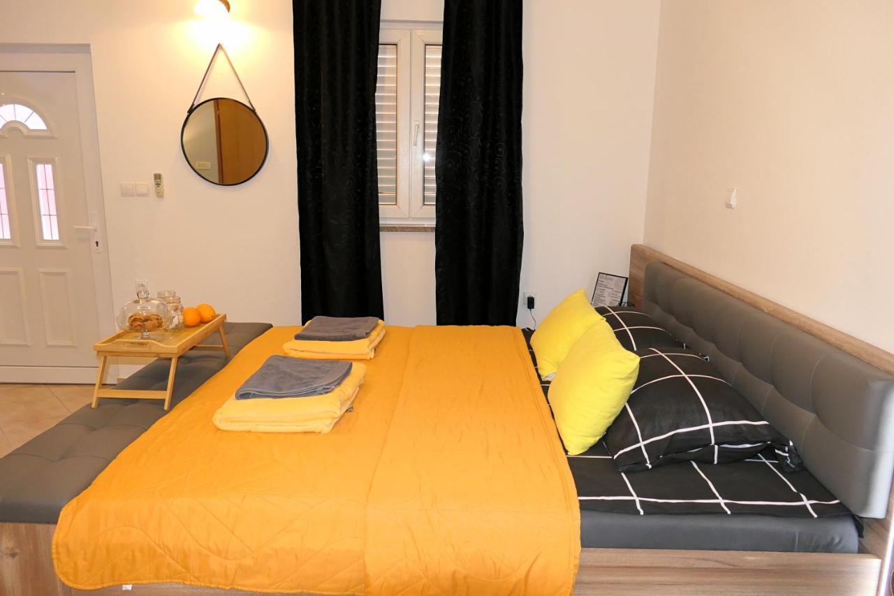 Apartment Laura Senj  Ngoại thất bức ảnh