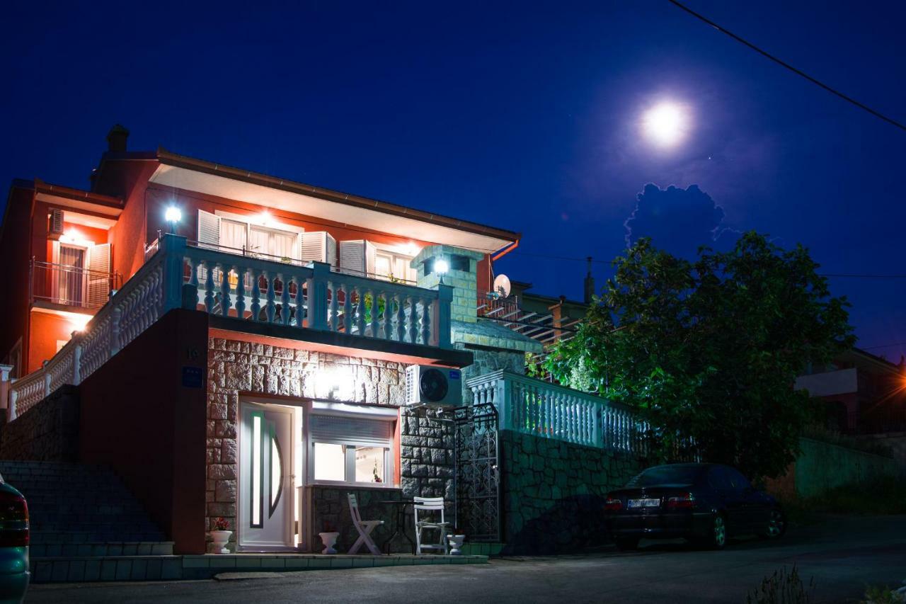 Apartment Laura Senj  Ngoại thất bức ảnh