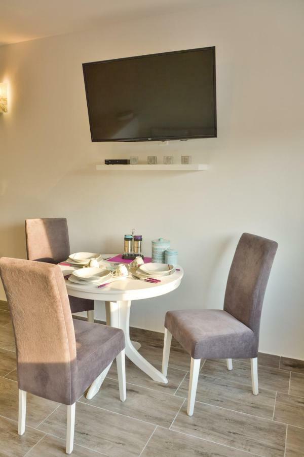 Apartment Laura Senj  Ngoại thất bức ảnh