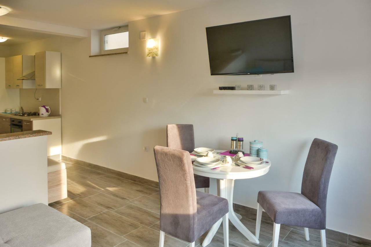 Apartment Laura Senj  Ngoại thất bức ảnh