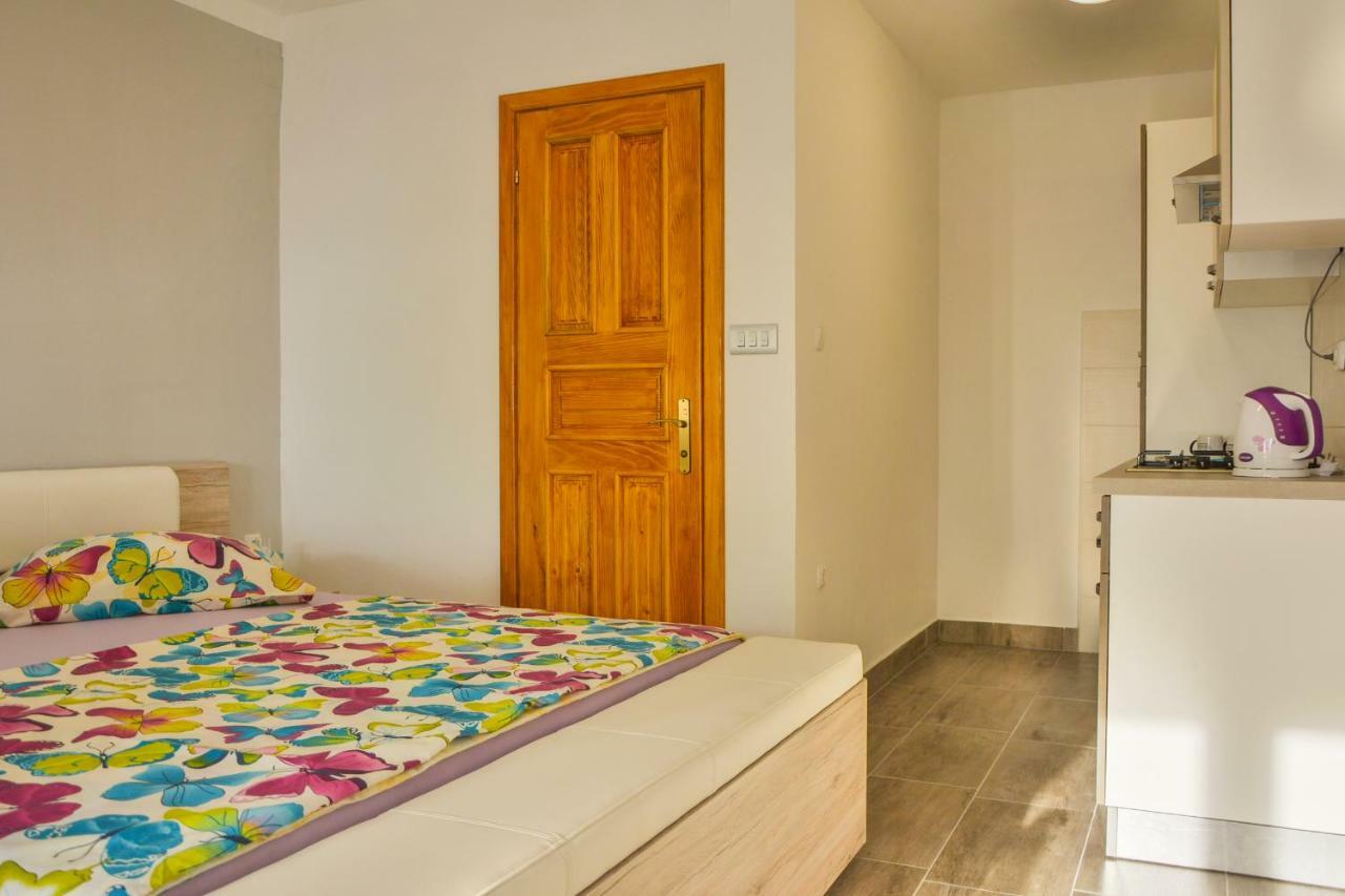 Apartment Laura Senj  Ngoại thất bức ảnh