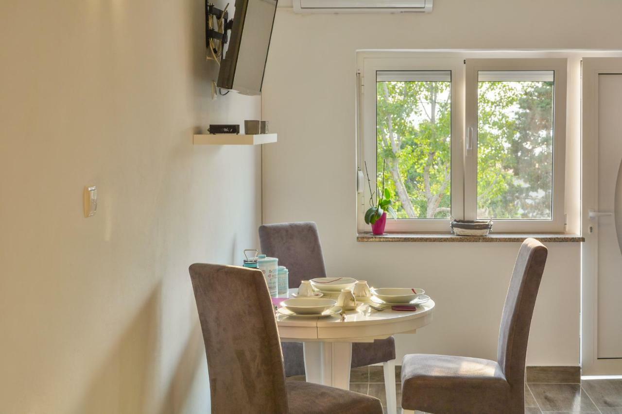 Apartment Laura Senj  Ngoại thất bức ảnh
