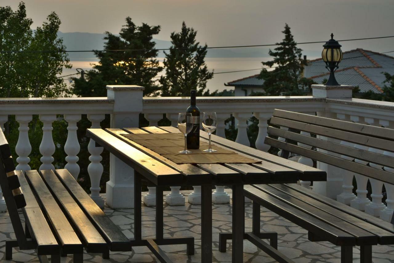 Apartment Laura Senj  Ngoại thất bức ảnh