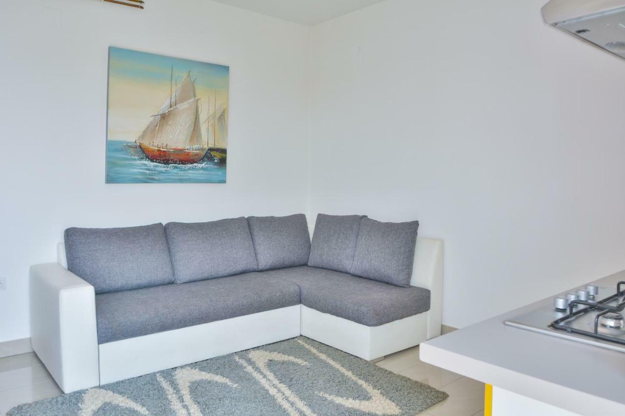 Apartment Laura Senj  Ngoại thất bức ảnh